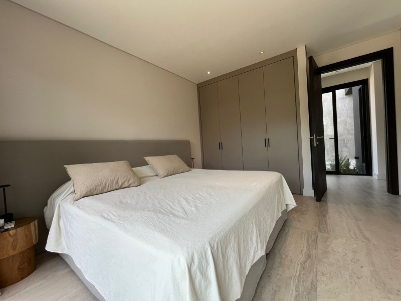 Casa en venta y alquiler en Barrio Privado La Barra